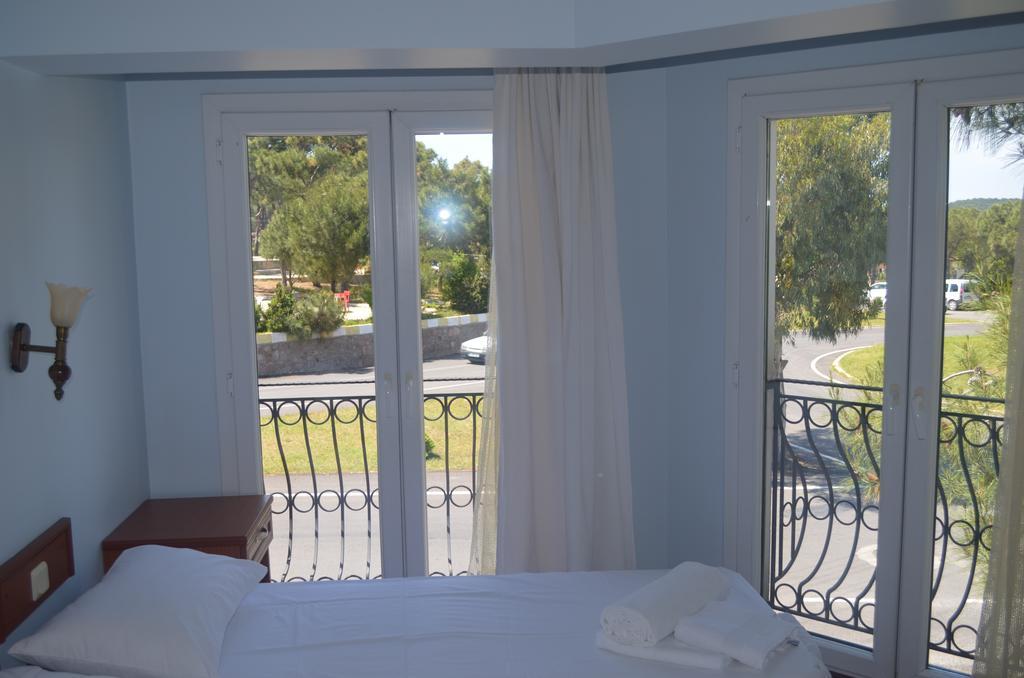 Silva Hotel Ayvalik Exterior photo